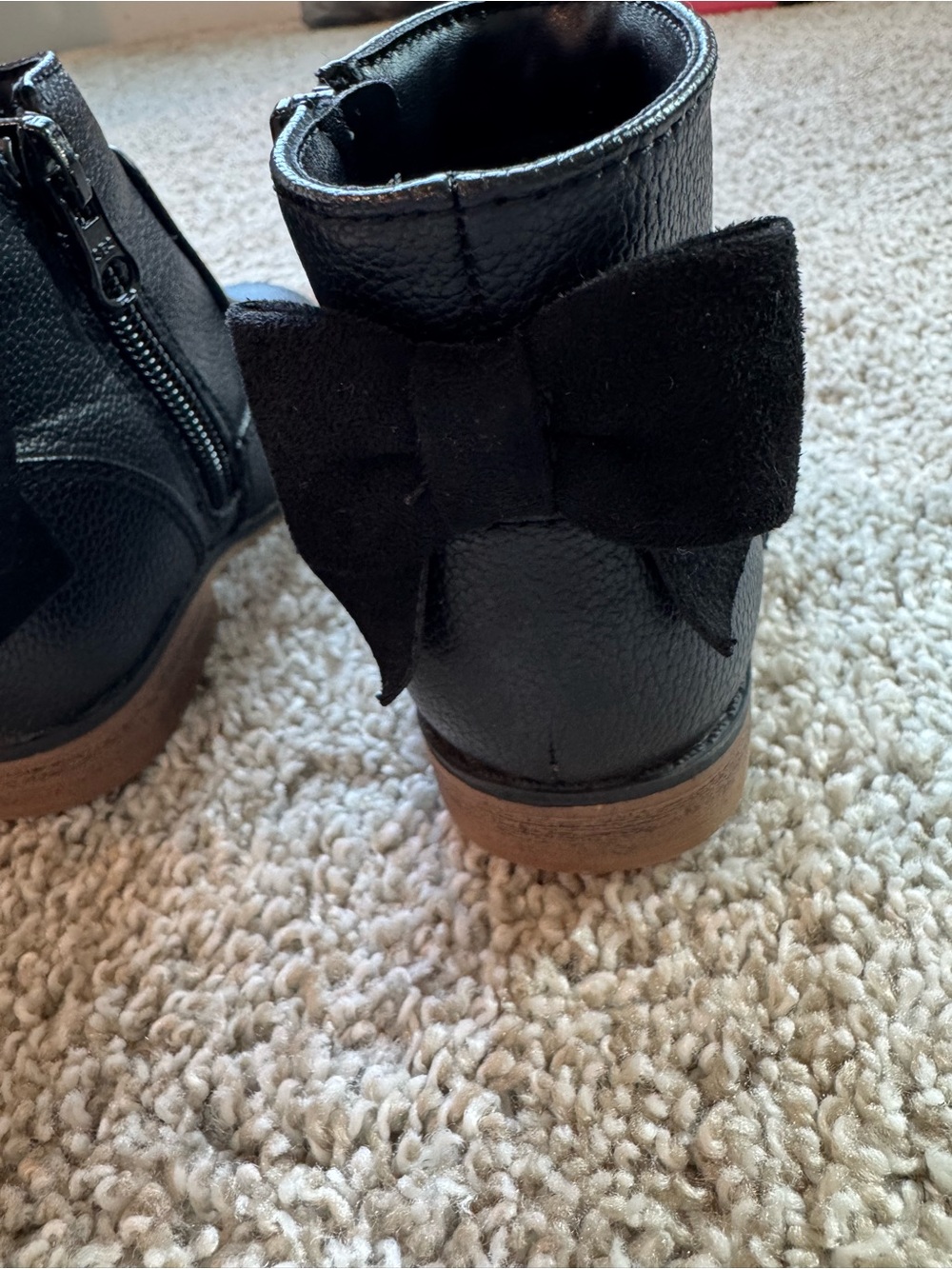 Cat & Jack Girls Black Ankle Boots Size 8 Bow Side Zip Faux Leather - Picture 5 of 8